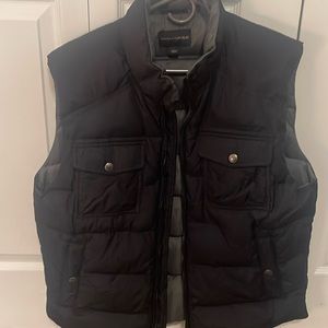 Nice Banana Republic puffer vest